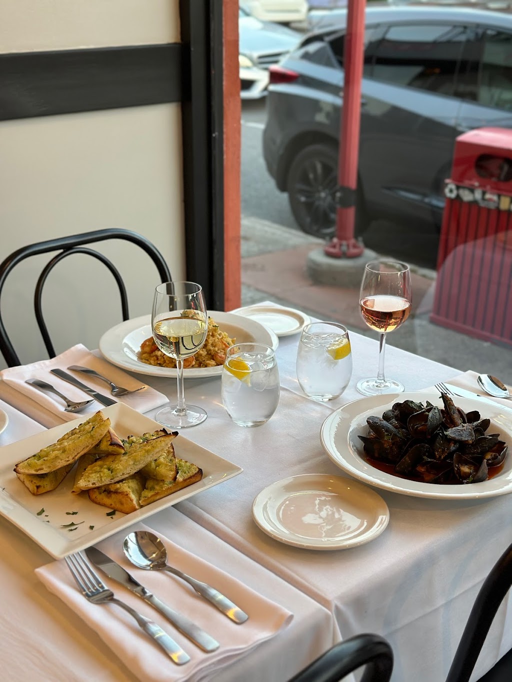 Ciao Italia | 641 Somerset St W, Ottawa, ON K1R 5K3, Canada | Phone: (613) 238-3230