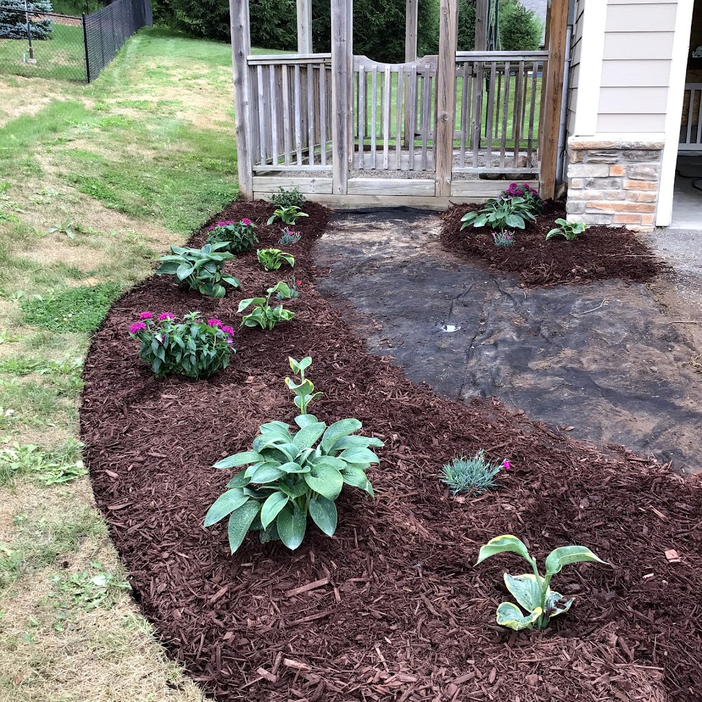 Miss Muskoka Landscapes | 13 Pinewood Dr, Bracebridge, ON P1L 1K7, Canada | Phone: (705) 641-9616