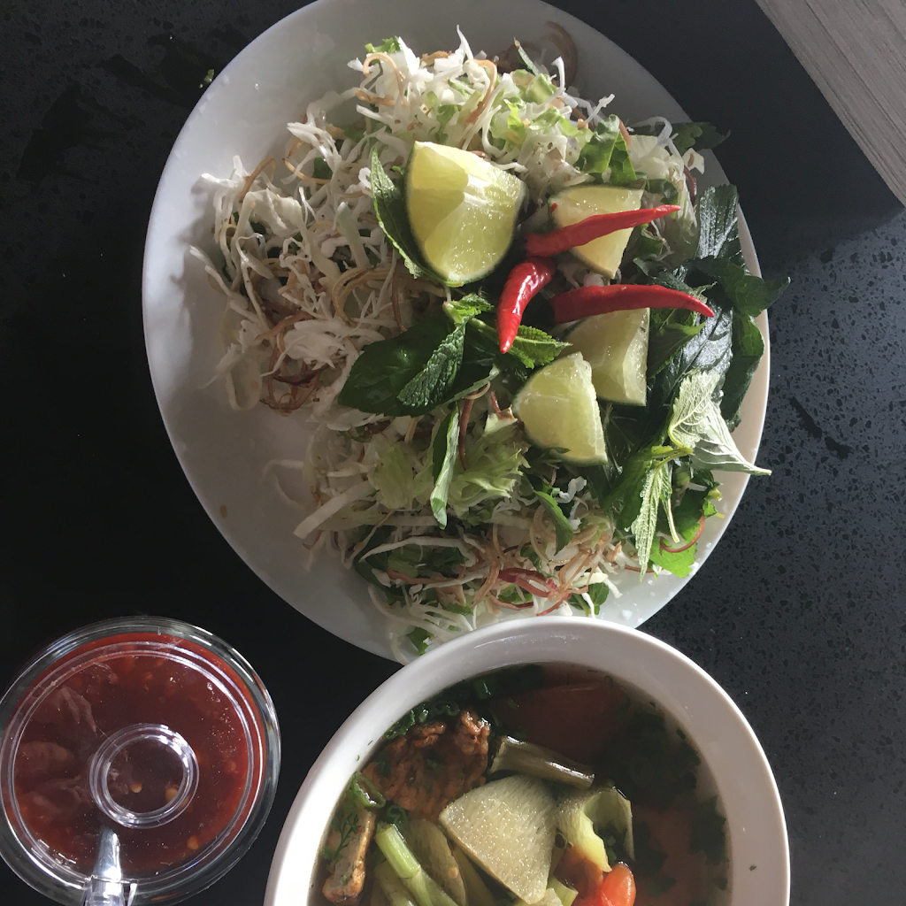 Big Daddy’s Phở | 1030 Niagara St, Welland, ON L3C 1M6, Canada | Phone: (289) 434-6117