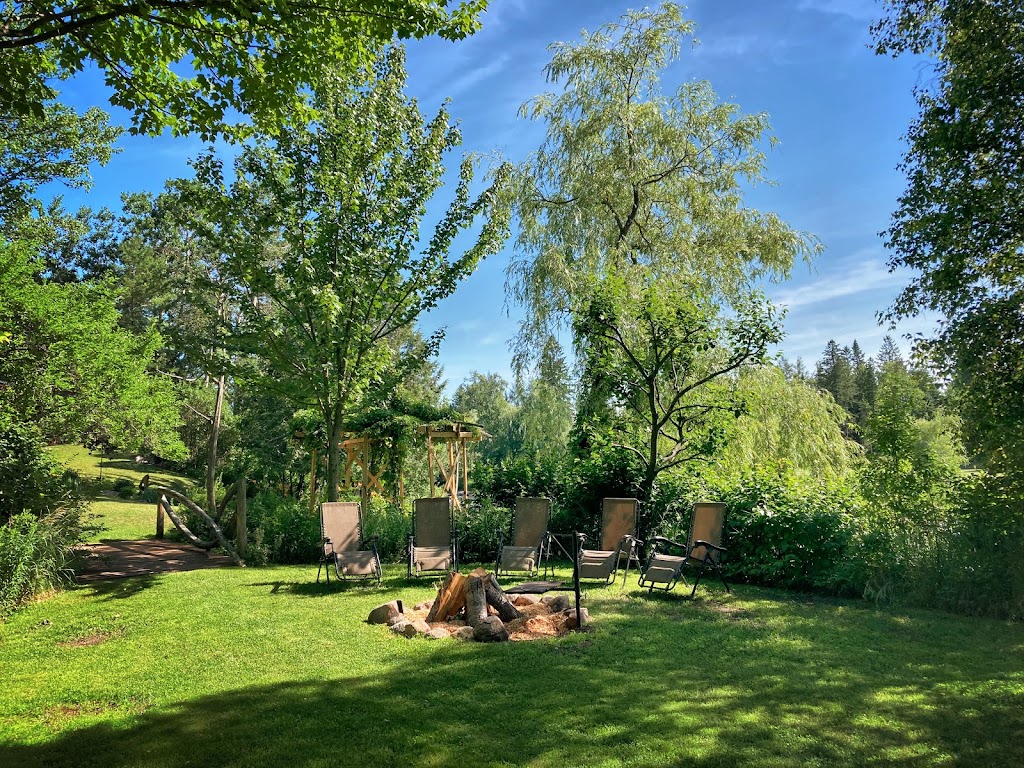 Gîte Le Chat-let | 128 Pl. Lacasse, Saint-Gilles, QC G0S 2P0, Canada | Phone: (418) 805-3785