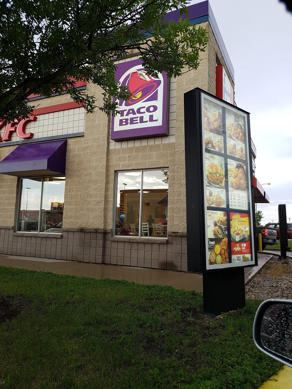 KFC | 3651 Portage Ave, Winnipeg, MB R3K 2G6, Canada | Phone: (204) 987-8229
