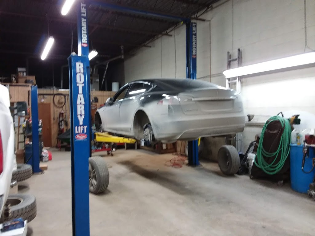 Plymouth Fleet Maintenance Centre LTD | 1640 Church Ave, Winnipeg, MB R2X 1G8, Canada | Phone: (204) 633-1557