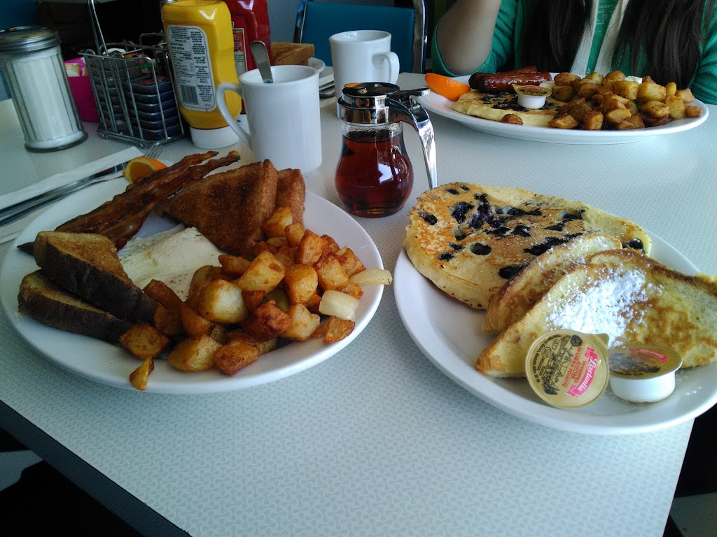 Fils Diner | 1209 Wellington St W, Ottawa, ON K1Y 2Z8, Canada | Phone: (613) 728-9987