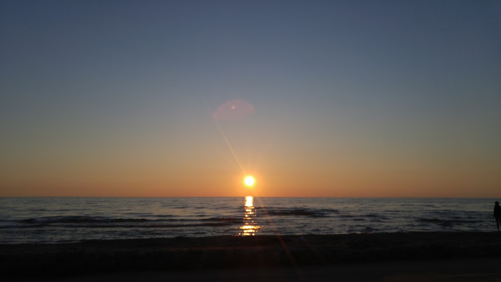 Brums place Cottage Rental | 10 6th Ave S, Sauble Beach, ON N0H 2G0, Canada | Phone: (647) 342-4322