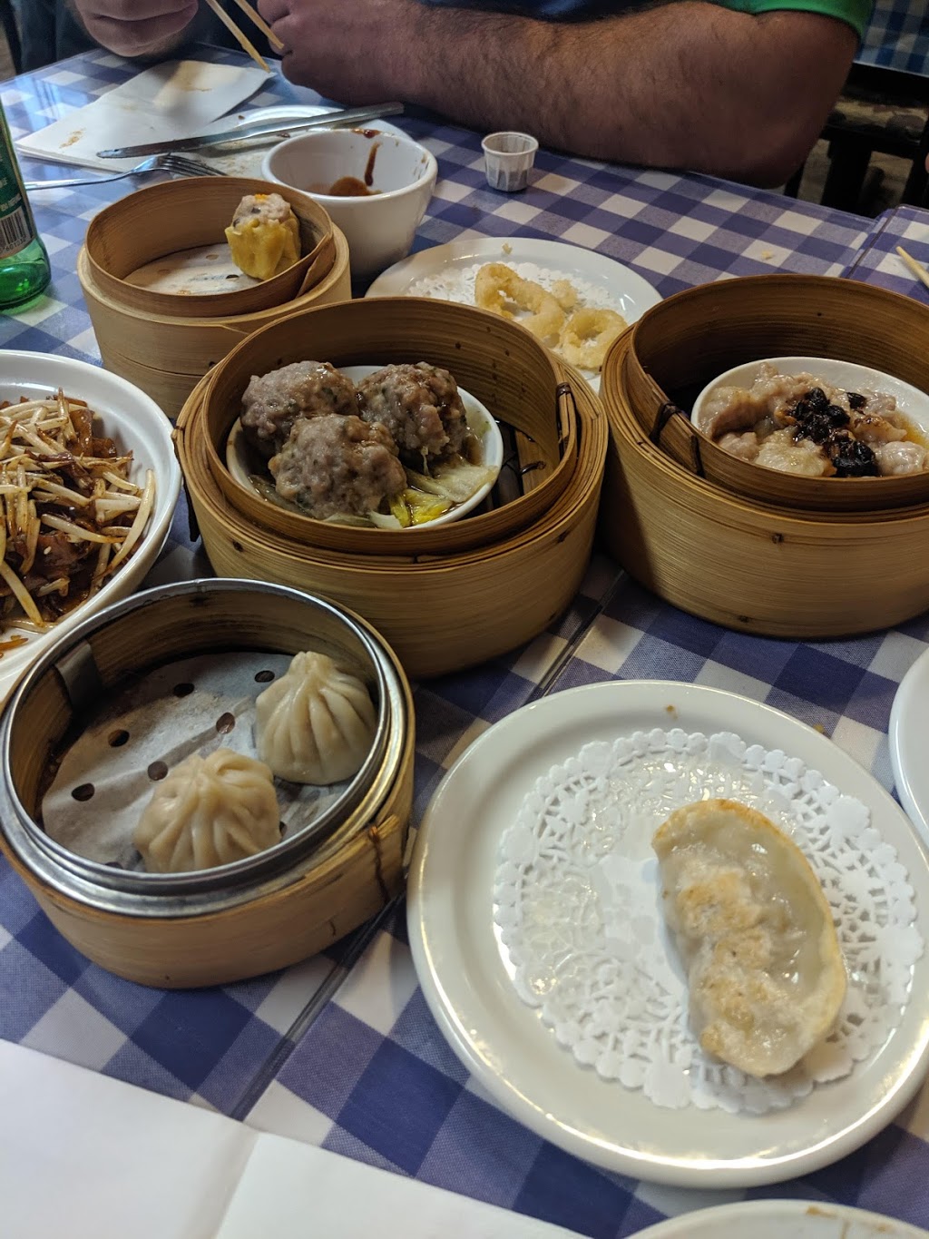 Canton Chinese Restaurant | 588 Arthur St W, Thunder Bay, ON P7E 5R7, Canada | Phone: (807) 473-4088