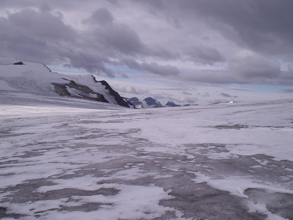 Peter and Catharine Whyte (Peyto) Hut | Improvement District No. 9, AB T0L, Canada | Phone: (403) 678-3200