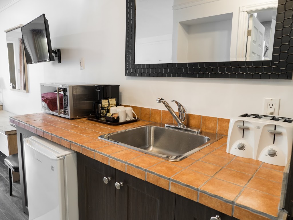 Motel Le Classique | 310 Rue de la Visitation, Saint-Charles-Borromée, QC J6E 4N7, Canada | Phone: (450) 756-0588