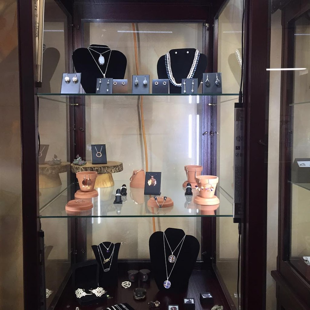 Waterdown Goldsmith | 9 Mill St S, Waterdown, ON L0R 2H0, Canada | Phone: (905) 689-5222