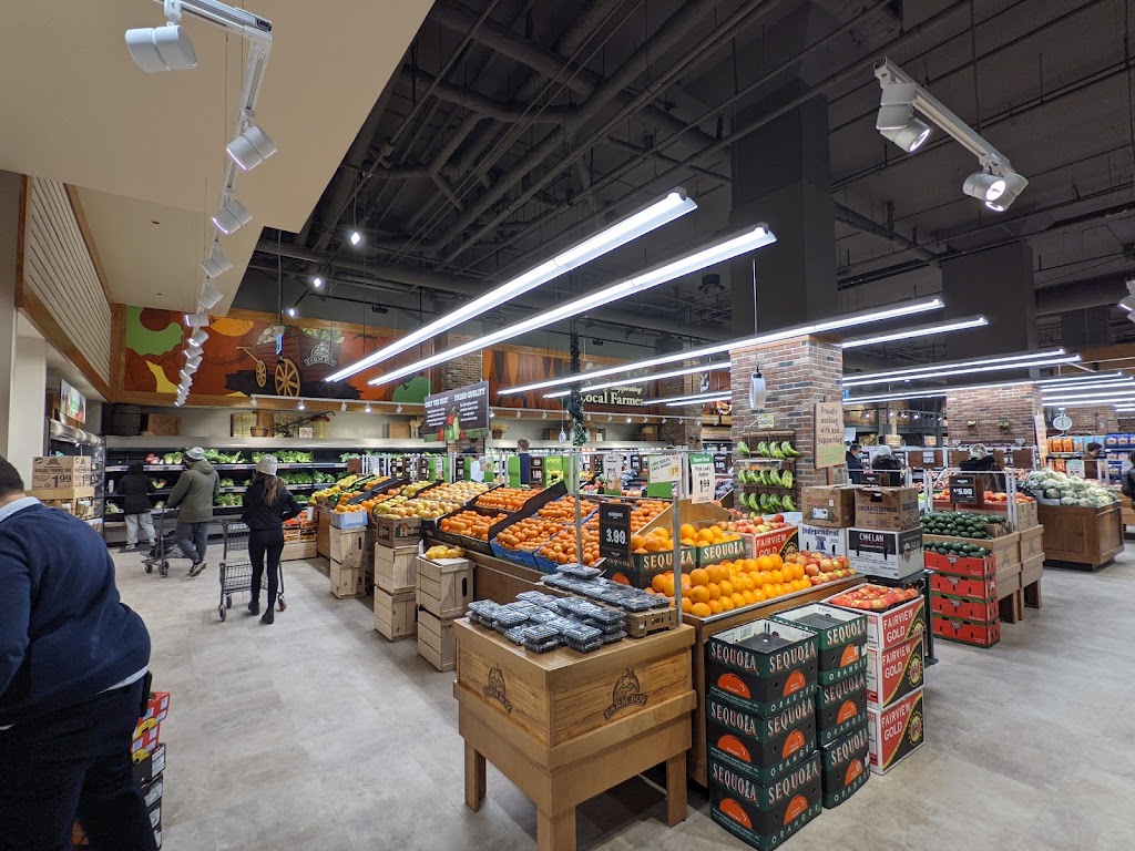 Farm Boy | 29 Bathurst St Unit 1, Toronto, ON M5V 2P1, Canada | Phone: (416) 366-0081