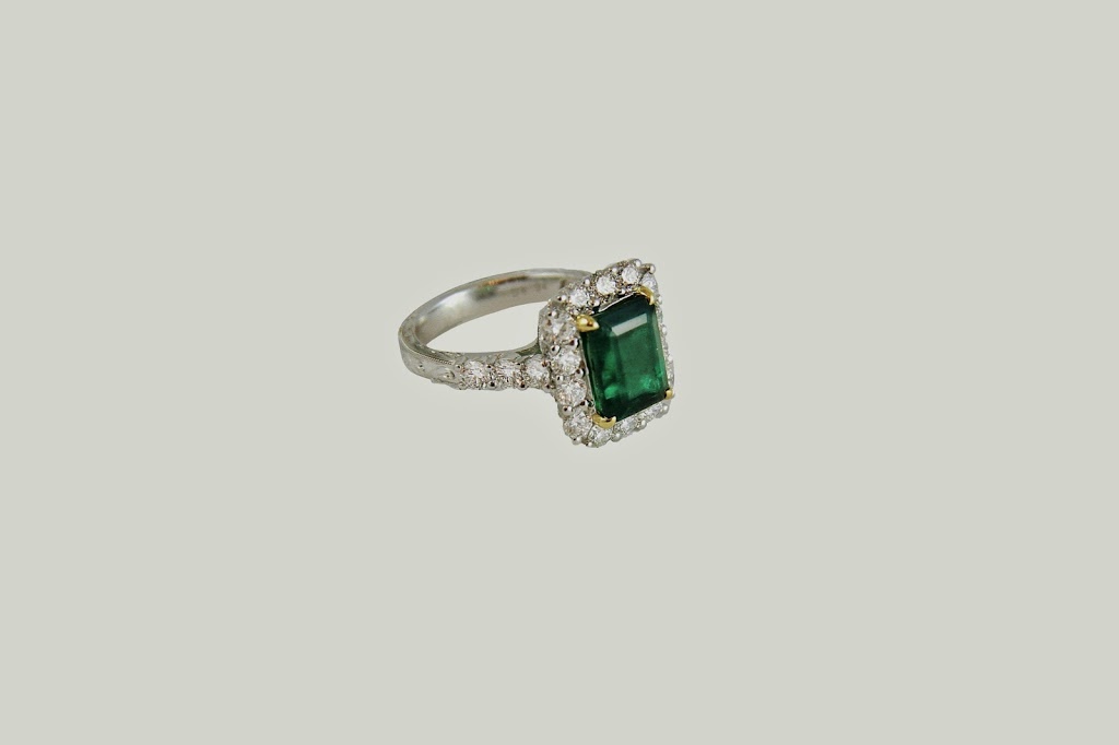 Nora jewellery | 7181 Yonge St, Thornhill, ON L3T 2A9, Canada | Phone: (905) 597-7792