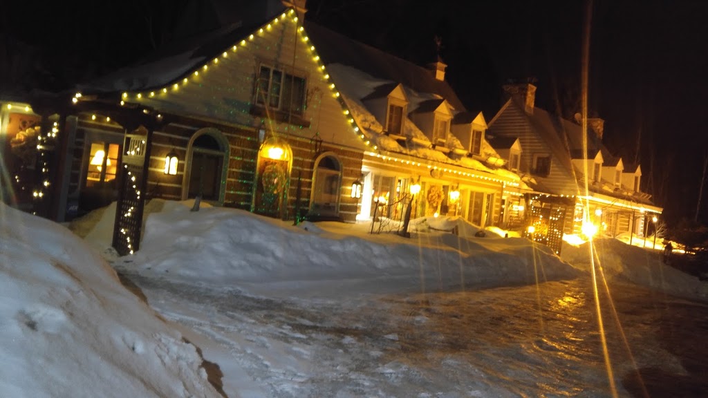 Le Petit Clocher Gîte Touristique B & B | 216 Avenue de lÉglise, Saint-Sauveur, QC J0R 1R7, Canada | Phone: (450) 227-7576