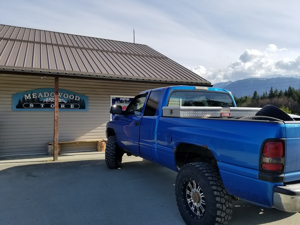 Meadowood General Store & Liquor Agency | 1221 Meadowood Way, Qualicum Beach, BC V9K 2S4, Canada | Phone: (250) 752-7108
