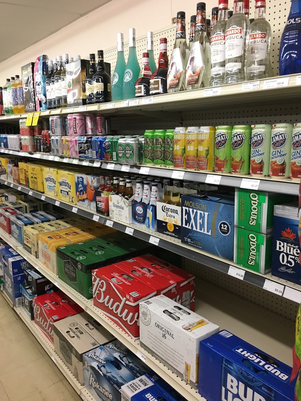 D & B Foods | 19 Main St, Lucky Lake, SK S0L 1Z0, Canada | Phone: (306) 858-2202