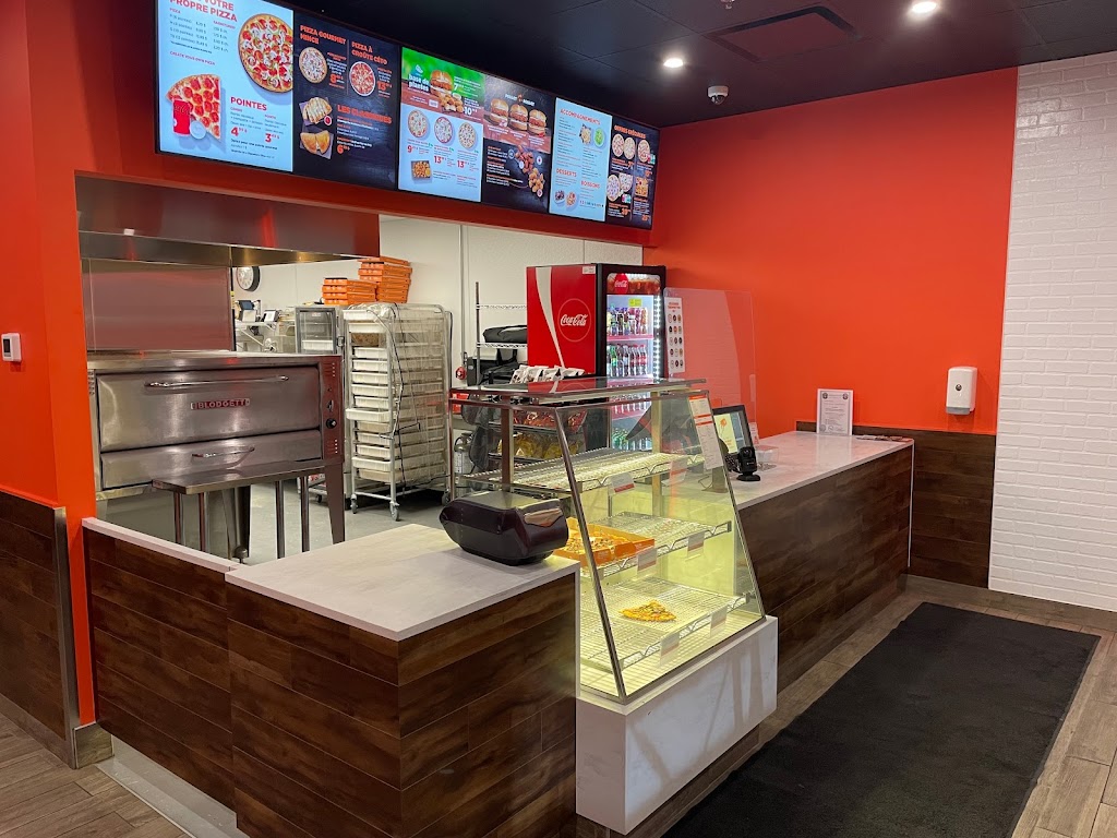 Pizza Pizza | 910 Bd des Seigneurs, Terrebonne, QC J6W 1V1, Canada | Phone: (514) 737-1111