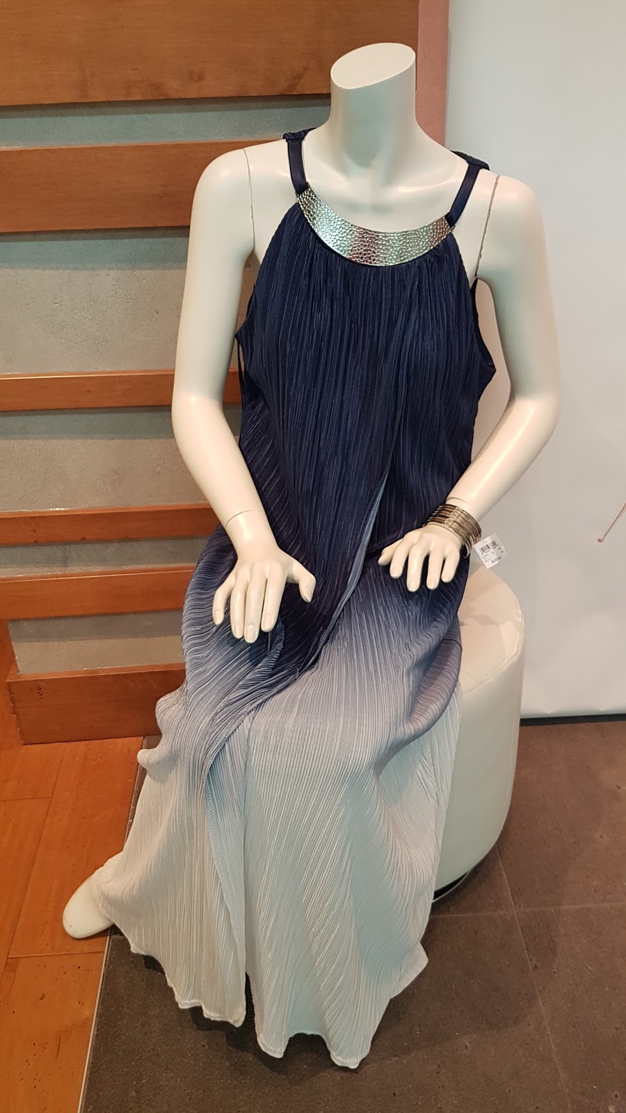 Laura | 1800 Sheppard Ave E, North York, ON M2J 5A7, Canada | Phone: (416) 490-6326
