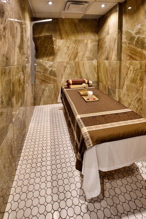 Majestic Angel Spa @ Holiday Inn | Holiday Inn, 970 Dixon Rd, Etobicoke, ON M9W 1J9, Canada | Phone: (647) 288-3399