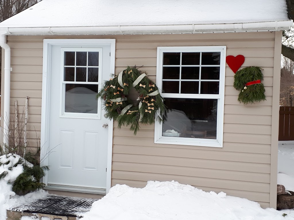 Au Sens Du Poil | 1181 Chemin de la Ligne Frédéric, Saint-Félix-de-Valois, QC J0K 2M0, Canada | Phone: (450) 271-9616