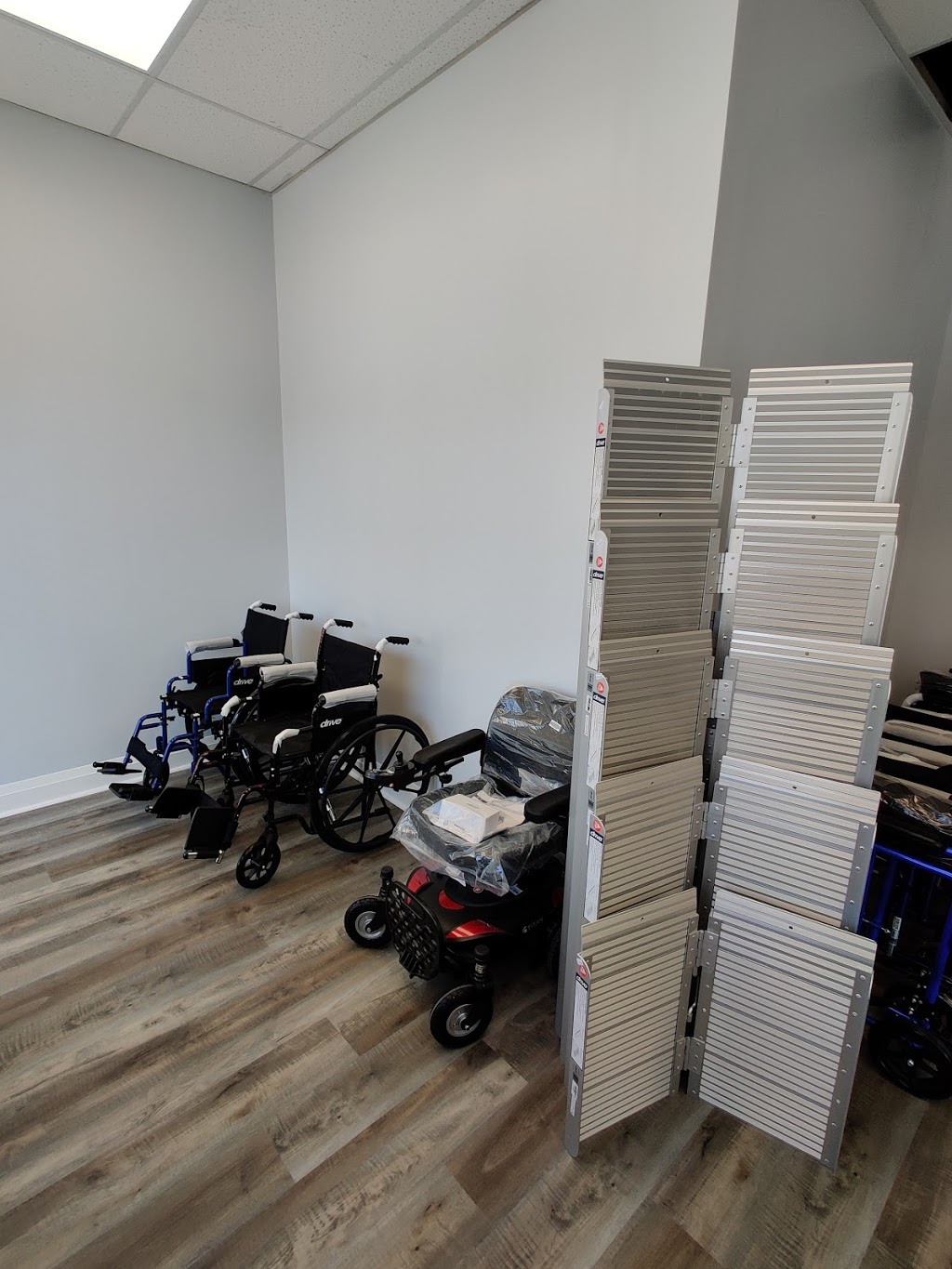 Help Mobility (24/7 Over the phone) | 4161 Sladeview Crescent Unit 8, Mississauga, ON L5L 5R3, Canada | Phone: (905) 615-9302