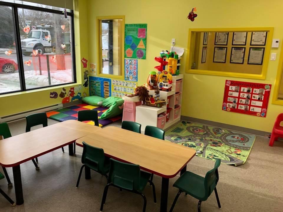 Educational Center Mains Dans La Main | 4785 Rue de Salaberry, Montréal, QC H4J 1H7, Canada | Phone: (514) 677-8652