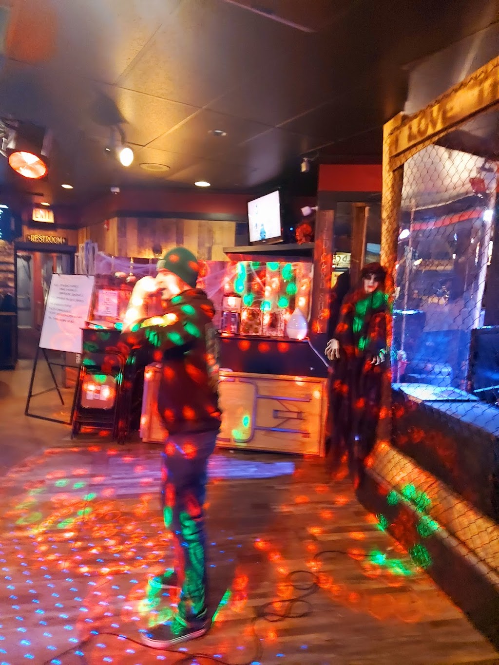Wild Card Shack | 2145 Summerfield Blvd SE, Airdrie, AB T4B 1X5, Canada | Phone: (403) 980-1667
