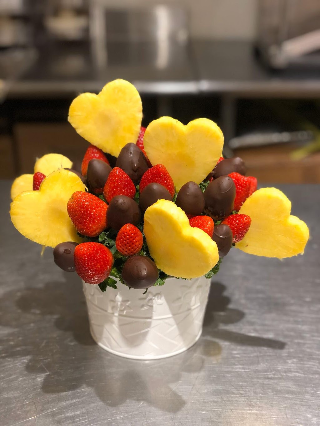 Edible Arrangements | 9019 Bayview Ave Unit 21, Richmond Hill, ON L4B 1Y3, Canada | Phone: (905) 731-7316