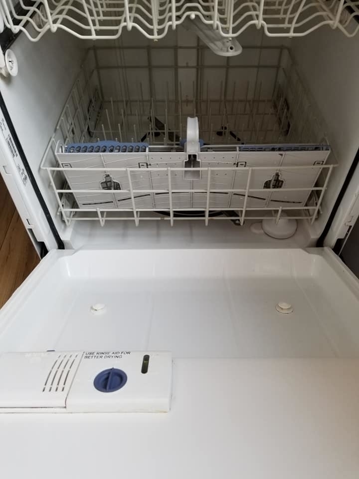 Glistening Clean | 800 Forbes Rd, Winnipeg, MB R2N 4B6, Canada | Phone: (204) 789-7780