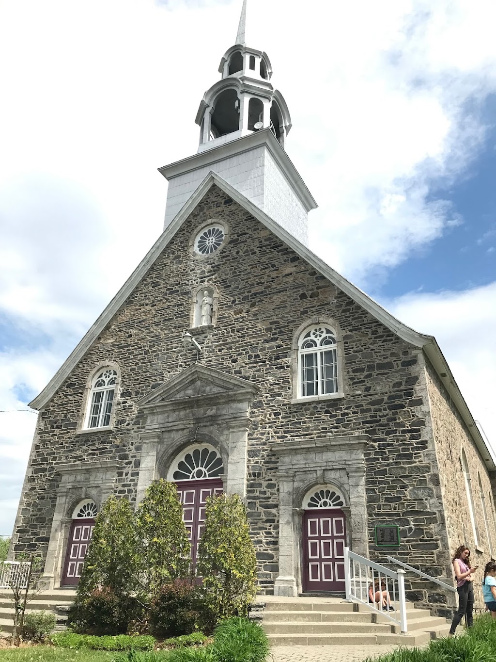 St Charles Sur Richelieu Salle | Saint-Charles-sur-Richelieu, QC J0H 2G0, Canada | Phone: (450) 584-2011