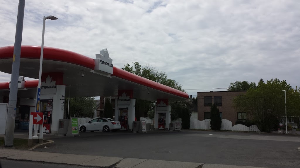 Petro-Canada | 500 Boulevard des Laurentides, Laval, QC H7G 2V1, Canada | Phone: (450) 667-6787