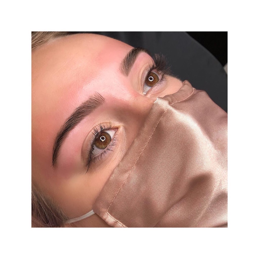 Fan and Feather Lash Brow Artistry | 31 Jarvis St, Fort Erie, ON L2A 2S3, Canada | Phone: (905) 871-4141
