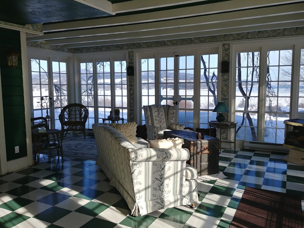 Auberge sur la Côte | 205 Chem. des Falaises, La Malbaie, QC G5A 3C9, Canada | Phone: (418) 202-9881