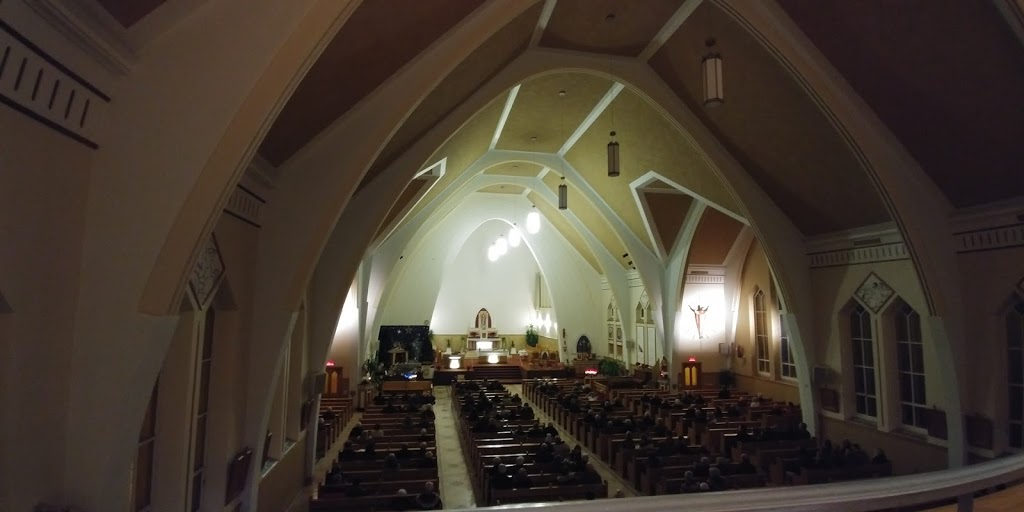 Christ-Roi (Christ the King) Church | 5515 Rue Saint-Georges, Lévis, QC G6V 4M7, Canada | Phone: (418) 837-4569
