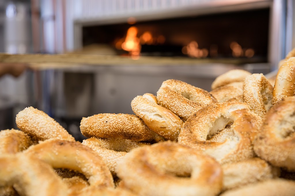 Kettlemans Bagel Co. | 1365 Woodroffe Ave, Nepean, ON K2G 1V7, Canada | Phone: (613) 422-6624