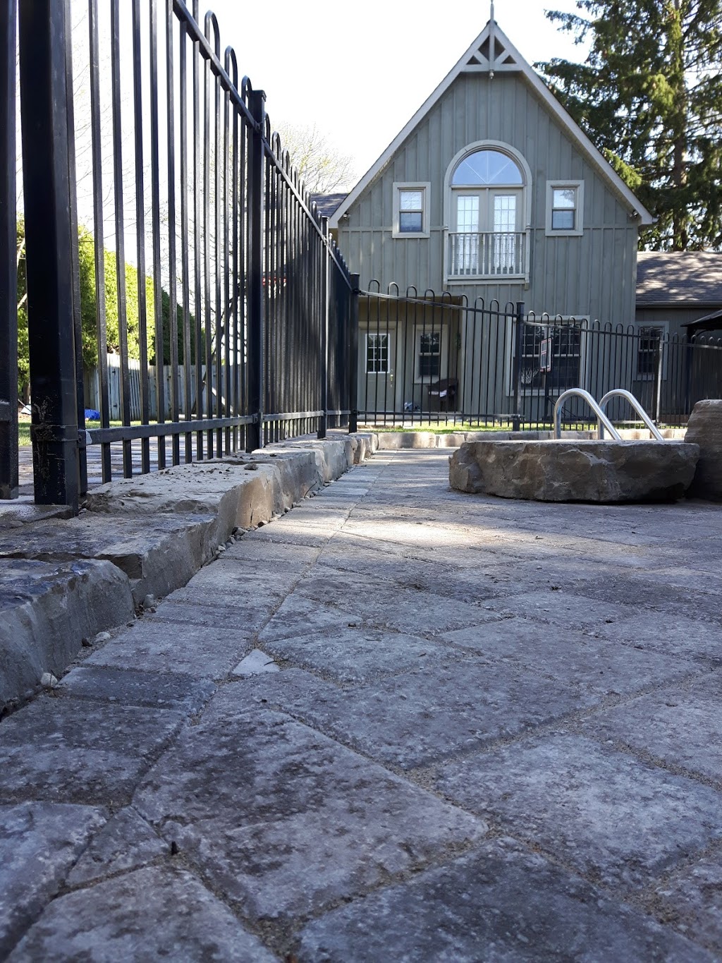 Curves & Corners Landscaping & Masonry Inc. | 19306 ON-48, Mount Albert, ON L0G 1M0, Canada | Phone: (905) 717-7950