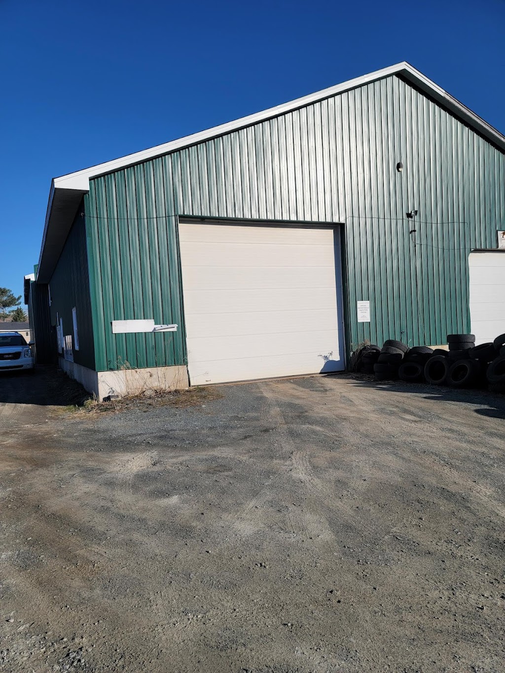 Oultons Auto Stop | 44 Greentree Ave Unit B, Windsor Junction, NS B2T 1K1, Canada | Phone: (902) 860-3797