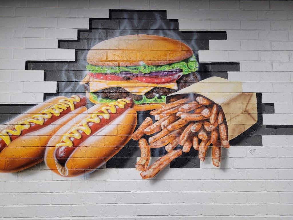 Poutine & Co | 916 Rue Douglas, Saint-Jean-sur-Richelieu, QC J3A 1V1, Canada | Phone: (514) 660-1037