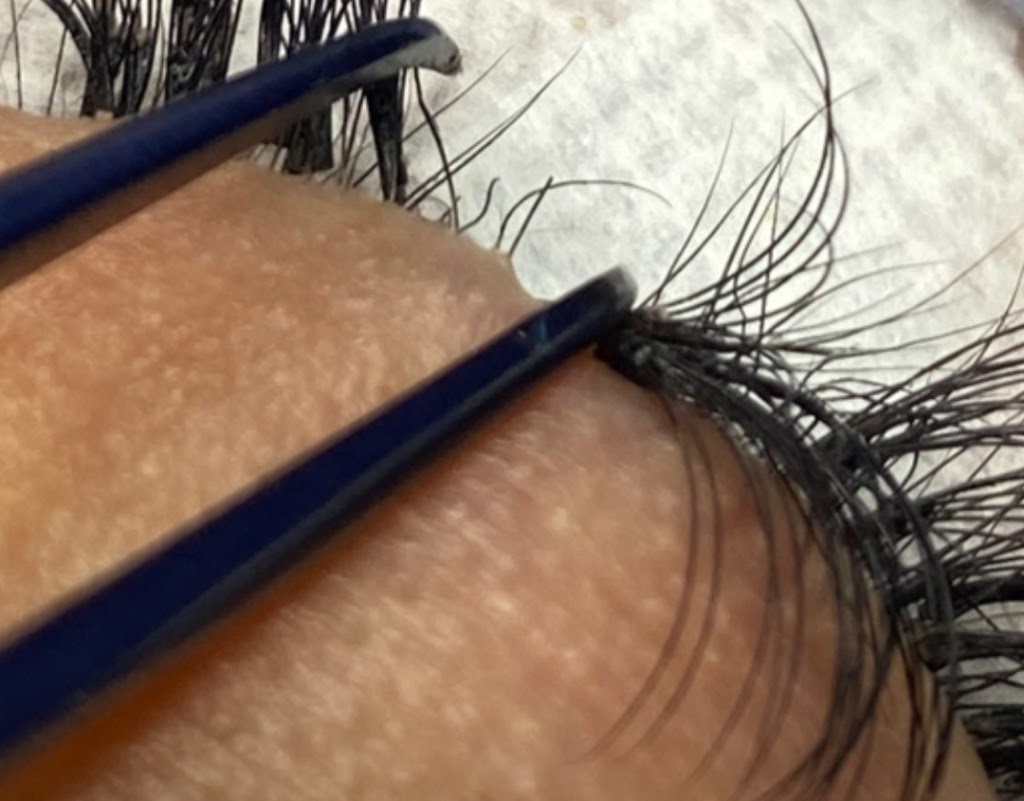 Trendy Lashes | 5174 Victoria Dr, Vancouver, BC V5P 1C9, Canada | Phone: (778) 960-4131