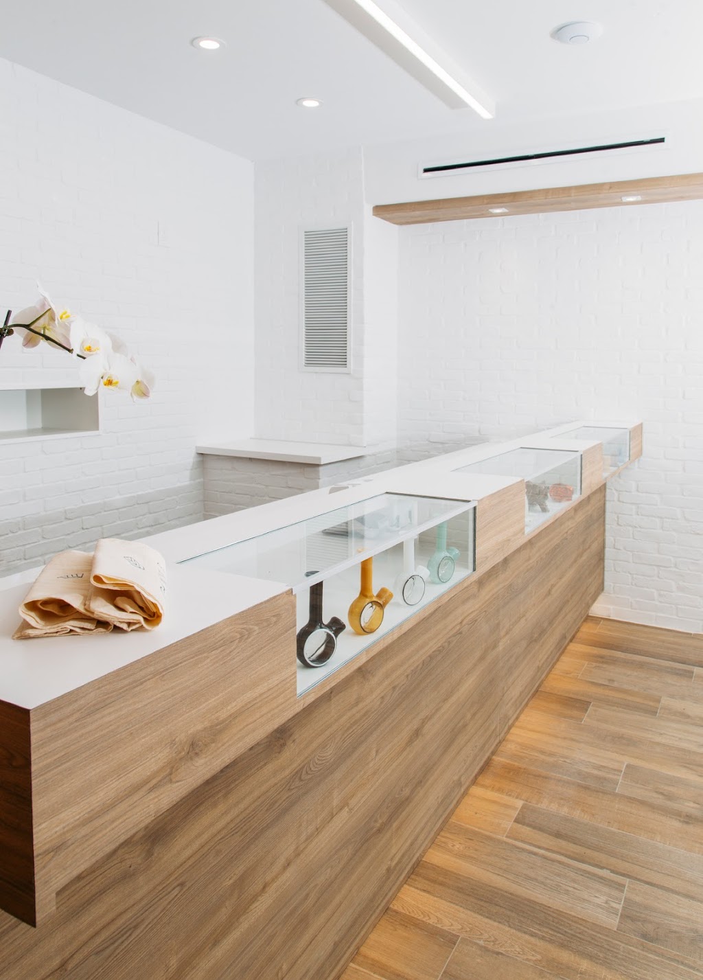 Canvas Cannabis | 1285 Weston Rd, York, ON M6M 4R2, Canada | Phone: (416) 551-3065