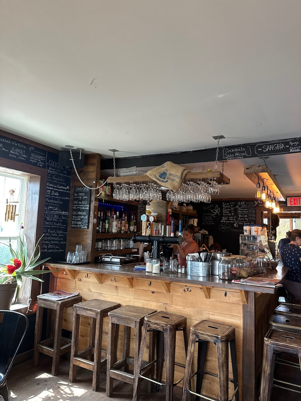 Kiboikoi | 319 QC-138, Les Escoumins, QC G0T 1K0, Canada | Phone: (581) 322-1221