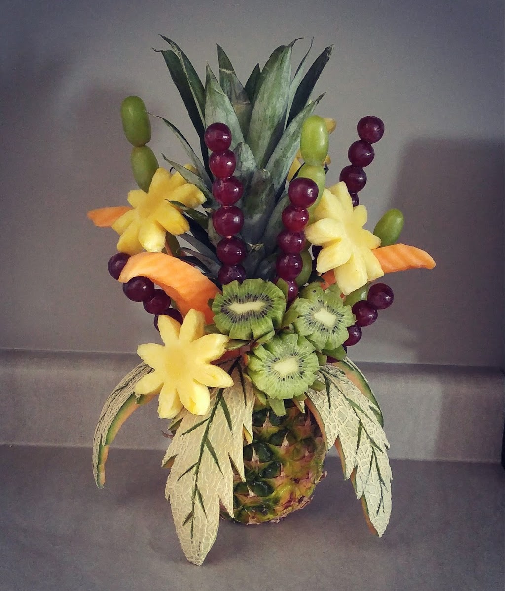 Beautiful Fruit Arrangements | 1680 Gemstone Dr #28, Winkler, MB R6W 0B9, Canada | Phone: (204) 823-3200