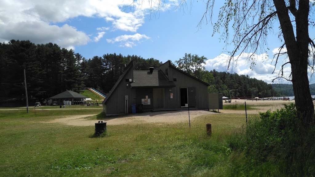Centre touristique du Lac-Simon | 1216 Rue Principale, Duhamel, QC J0V 1G0, Canada | Phone: (800) 665-6527