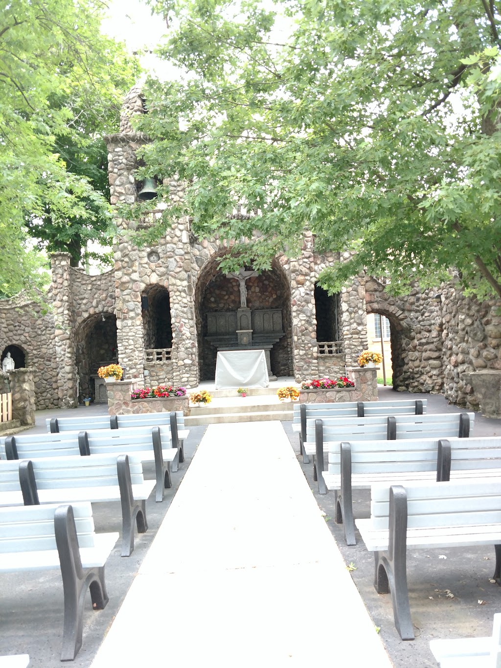 Sacred Heart Catholic Church | 5337 Genesee St, Bowmansville, NY 14026, USA | Phone: (716) 683-2375