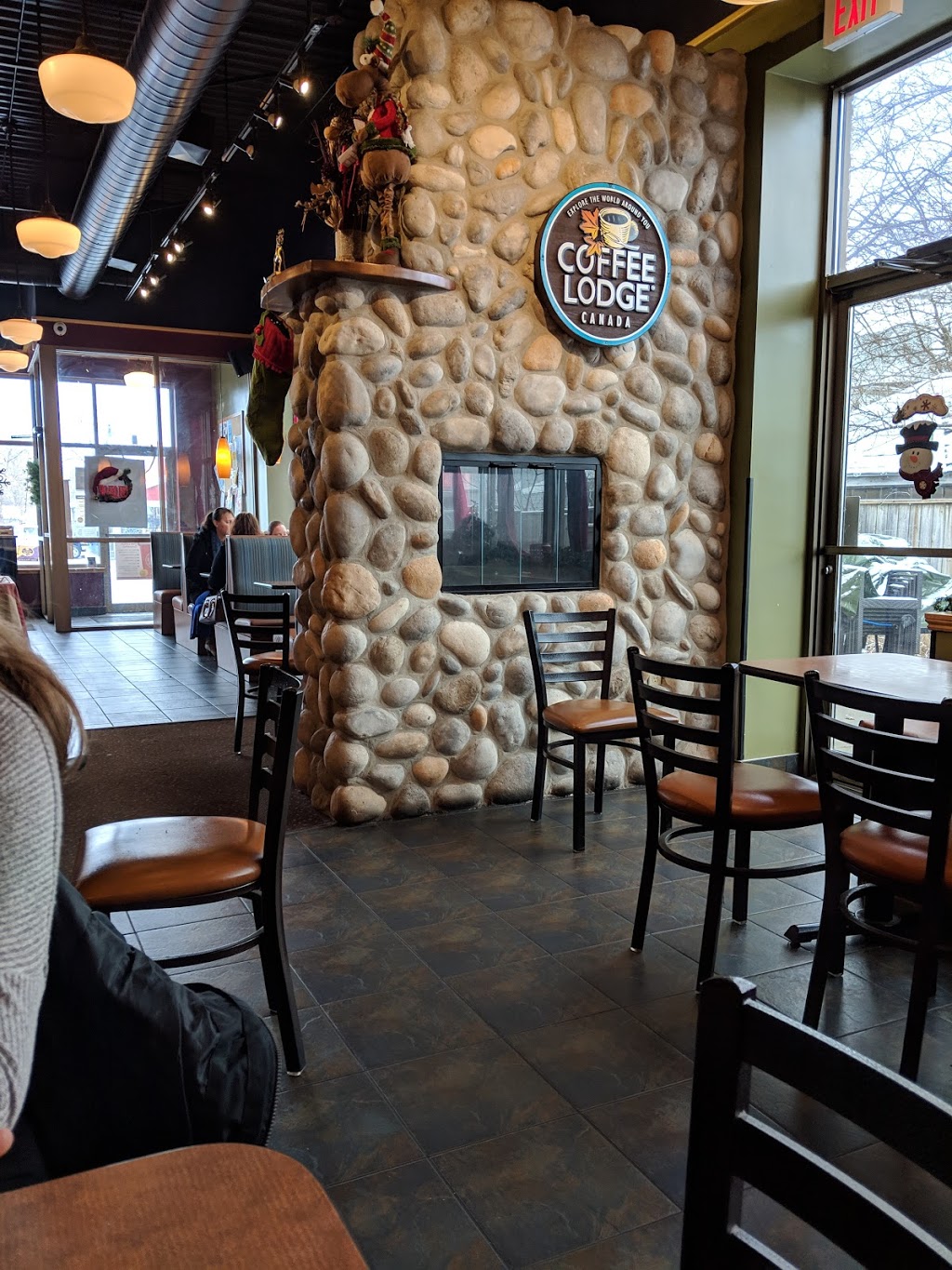 Coffee Lodge Petrolia | 4119 Petrolia Line, Petrolia, ON N0N 1R0, Canada | Phone: (519) 882-0633