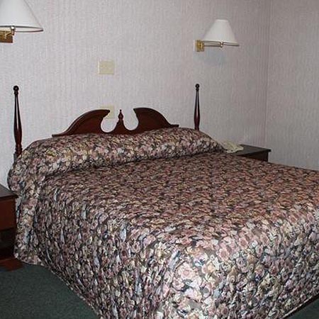 Travellers Inn Summerside | 80 All Weather Hwy, Summerside, PE C1N 4P3, Canada | Phone: (902) 436-9100