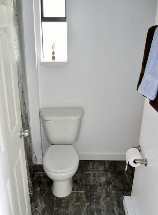 Cabin By The Sea | 474 Gower Point Rd, Gibsons, BC V0N 1V8, Canada | Phone: (778) 835-8339