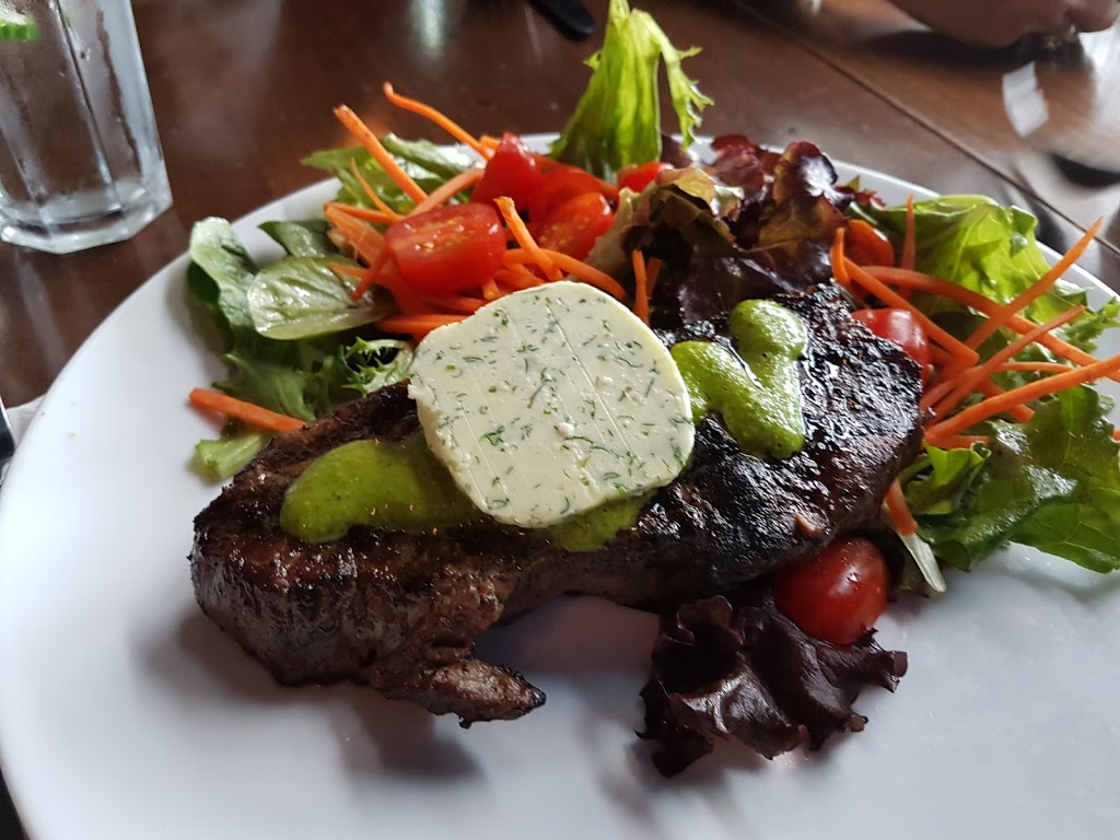 Borealis Grille & Bar (Kitchener) | 4336 King St E, Kitchener, ON N2P 3W6, Canada | Phone: (519) 219-9007
