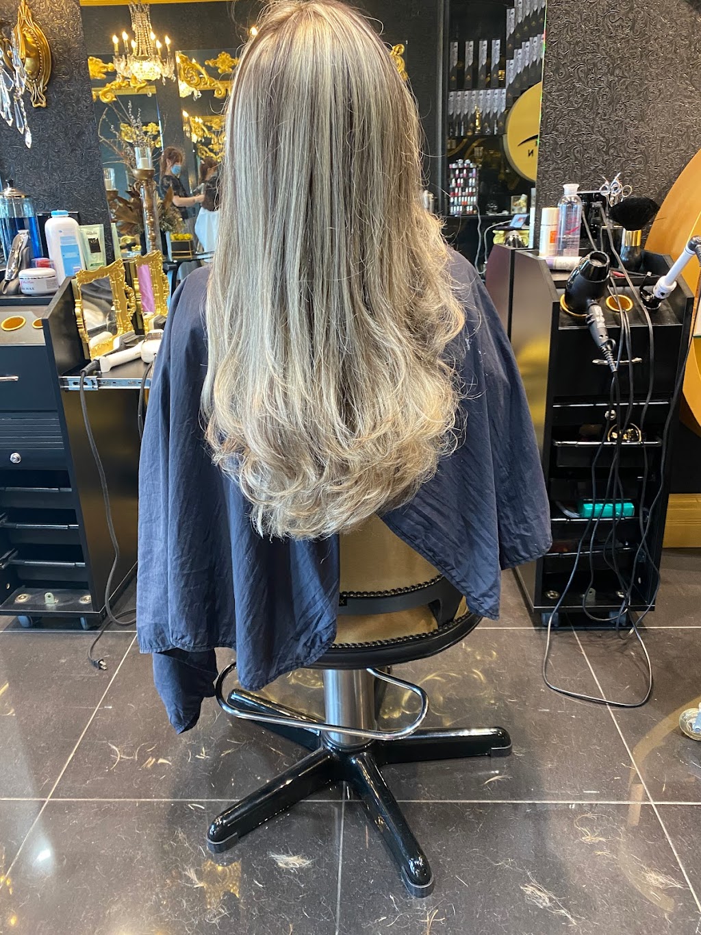 Sh Boutique Salon | 11 Disera Dr, Thornhill, ON L4J 0A7, Canada | Phone: (905) 881-8282