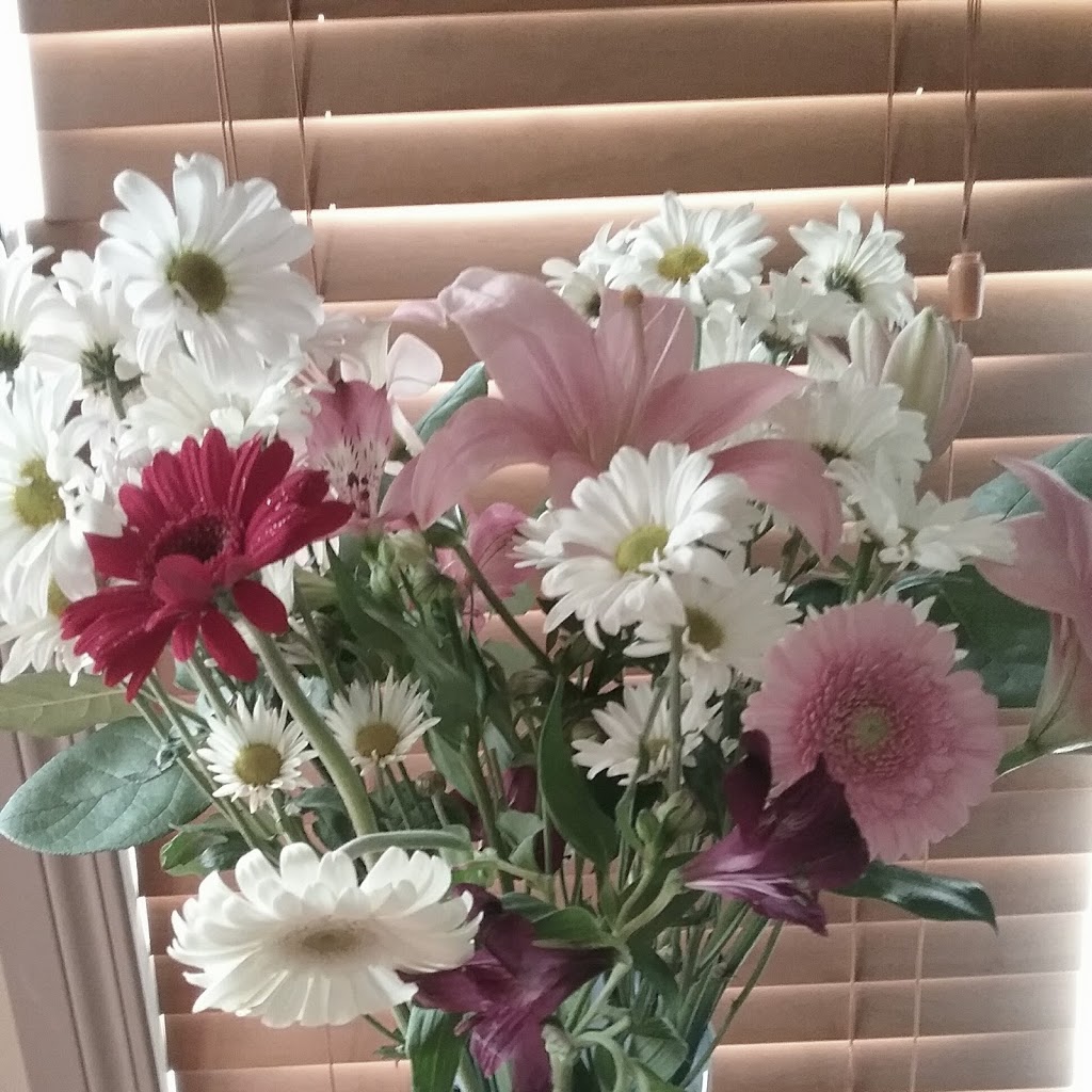 Summerhill Florist | 3 Kingsland Way SE, Airdrie, AB T4A 0A4, Canada | Phone: (403) 948-4422
