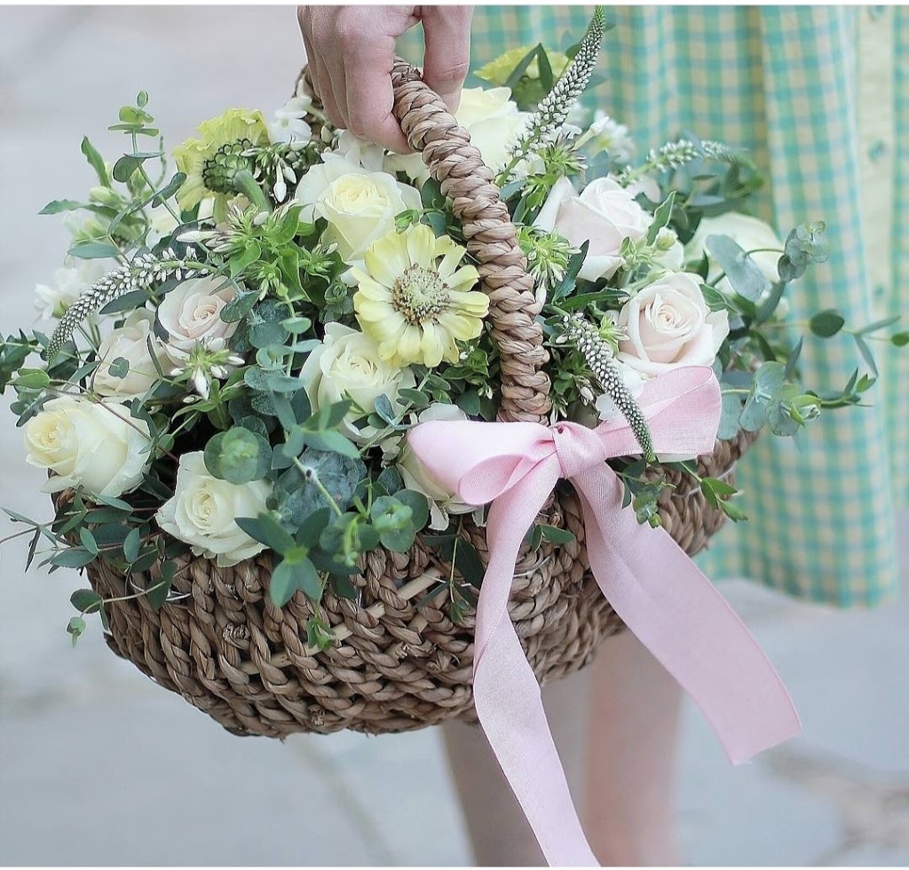 Meadows Flowers | 19150 Lougheed Hwy #130, Pitt Meadows, BC V3Y 2H6, Canada | Phone: (604) 465-1111