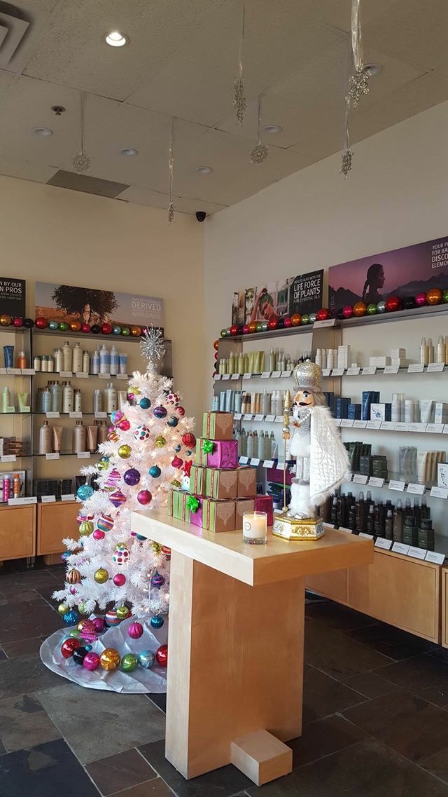 The Wild Strawberry Salon | 9301 Bathurst St, Richmond Hill, ON L4C 9S2, Canada | Phone: (905) 737-7773