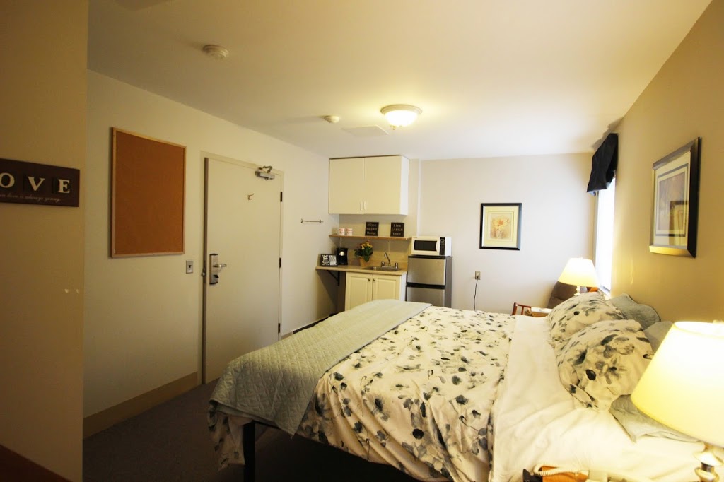 Cardinal Place | 3140 Peter St, Windsor, ON N9C 1H4, Canada | Phone: (519) 254-1112